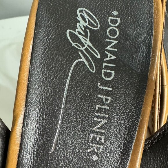 Donald J. Pliner Vana Slingback Peep Toe Heels, Taupe, Size 10M - Picture 5 of 6